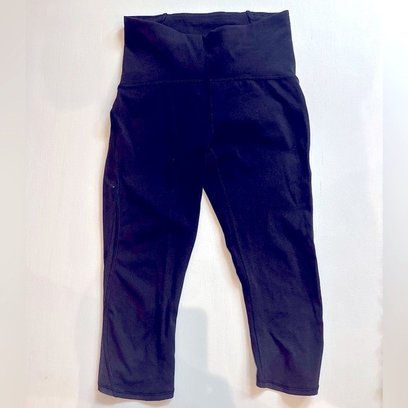 Lululemon EUC Swift speed luxtreme black crop tight, sheer leg cutout, midrise,2 - Picture 4 of 6
